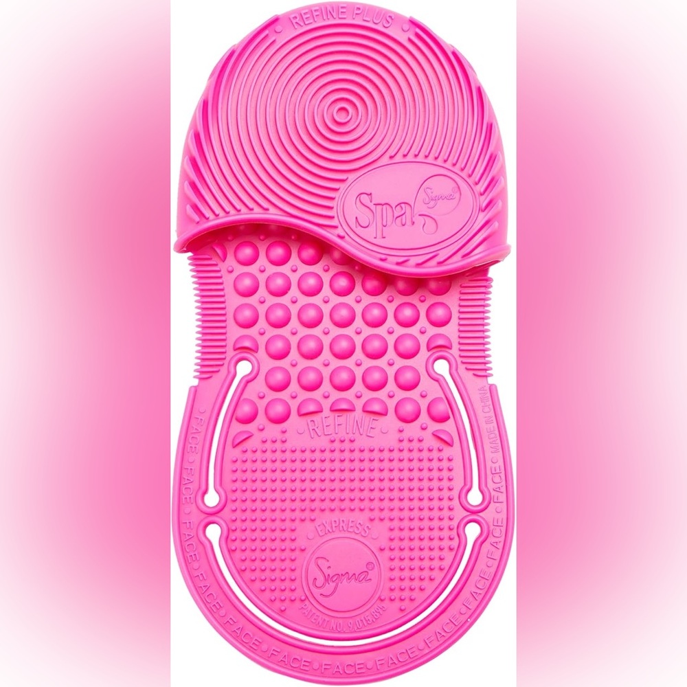 Sigma Brush Cleaning Glove